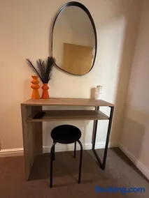 Parkway Court - Two bedroom, two bathroom open plan apartment - Image 4