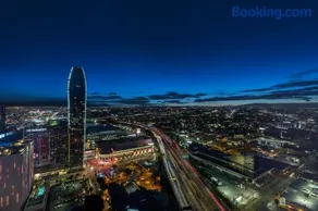 Lavish High-Rise 2bed Apt in the Hearth of Downtown LA - Image 1
