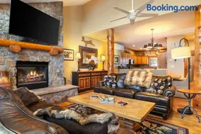 Bachelor Springs 44 - Luxury Retreat for Couples & Families - Image 1