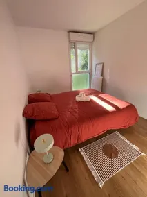 Quiet and Bright Apartment, Tram 2 Minutes Away - Image 4