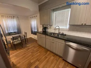 Serenity on over an acre easy access to 311 and HPU - Image 4