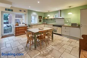 Church Cottage by Coast & Country Stays - Image 2