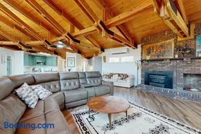 Red Fox Lair - Image 3