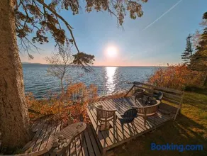 Crosby Waterfront Cottage sleeps 8 family beach 1dog Acadia - Image 2
