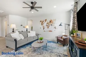 The Explorer! Extra Game Room, Fire pit Sleeps 10! - Image 2