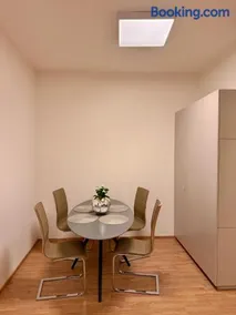 Apart & Studio metro Vysočanská - Image 3