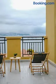 Dali lila's house Seaview Guesthouse - Image 1