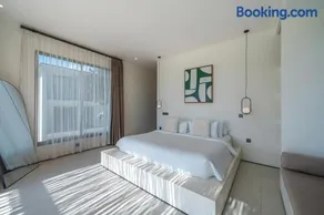 Sealuna Villas - Image 2