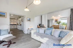 3 Bed in Welcombe oc-t41414 - Image 4