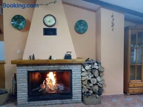 Casa con jardín, terraza e internet de alta velocidad | Vistas a la ciudad | Adaptada para teletrabajar - Image 3