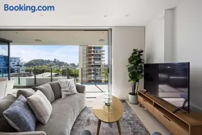 Coastal Oasis Lush Hideaway in Tweed Heads - Image 1