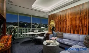 Spacious 3-Bedroom Condo with Panoramic City Views - Image 4