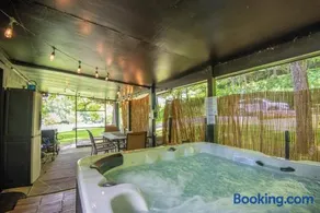 New River Views & Access - Hot Tub, Gazebo, Fire Pit, Next to Riverside Canoeing! - Image 1
