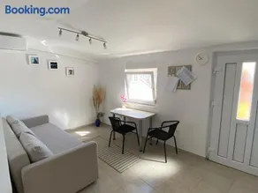 Beachfront Apartment - Image 5