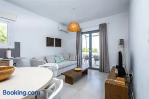 Naxos Infinity Villa and Suites - Image 2
