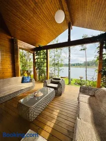 Lake terrace - Image 1