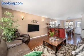 Point Of View I 55 SmartTV I Riverside I Sleeps 5 - Image 1