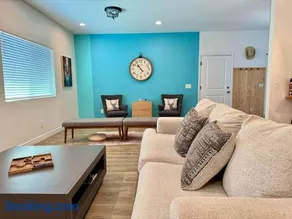 New! Near Ballparks, Stadium, Raceway, 4 TVs, Fast WiFI - Image 1