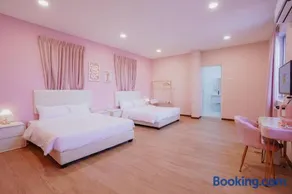 The Pink Boutique - Image 3