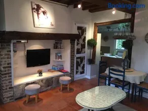 Charmante Petite Maison dans le Jardin - Image 3