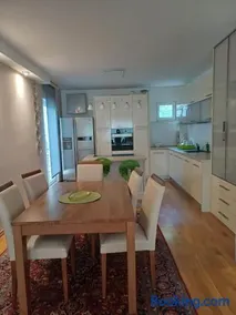 Lux Apartman Sofia - Image 2