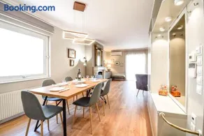 Penthouse 3BD apt w/ sea-view in Athenian Riviera - Image 1