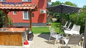 Guest House Sunflowers - Image 2