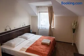 Hotel E7 - Image 2