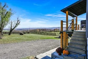 Paceful Stylish Rural Retreat - Image 2