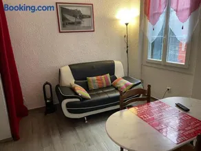 studio avec wifi à 50 m de la plage dans une rue piétonne - Image 3