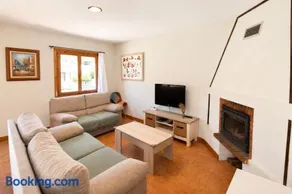 Cómodo y coqueto chalet con jardín en Argoños - Image 4