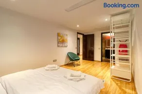 Luxurious 3 Bedroom Apartment in Herastrau - Image 1