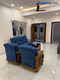 Elegant 2BHK Holiday Home - Image 5