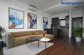 Oasis Pool House - Image 4