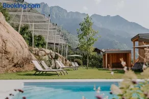 Wanda Apartments - Image 1