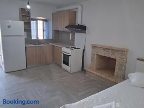 Makri Guest House - Image 1