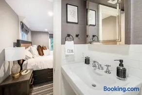 Exquisite Bedford Lux Retreat. - Image 5