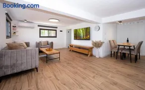לב המעיין- סוויטה מושלמת עם ג'קוזי פנימי וחיצוני במושב פסטורלי - Image 2