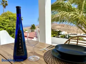 Haley's - Luxury Villa in Lanzarote with Panoramic Ocean Views - Image 2