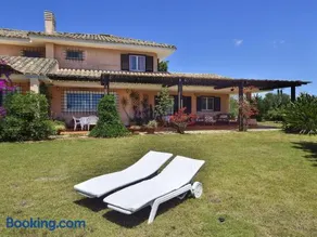 Villa avec internet haut débit, barbecue et terrasse | Vue jardin - Image 3