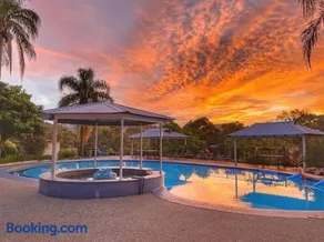 Lake View Villa - Image 3