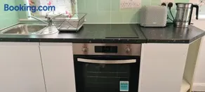 Sheridan House - Self contain flats Long or Short Stay Special Rate Available - Image 5