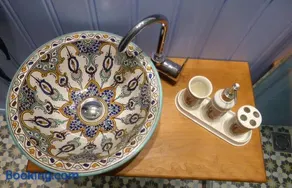 Ister Guesthouse - Image 2