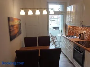 Sailing City Oak Line - Image 3