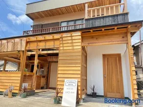 ATASHIKADAYS Kumano-Kodo Beachfront B&B Hostel - Image 1