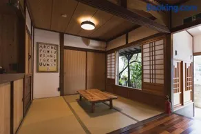 Ryukyu Traditional House Inn TaminatoInn 6guests with Japanese-style rooms田港邸 6名宿泊 和室あり - Image 1