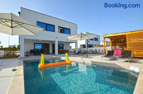 Villa 5H - Image 1