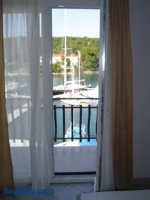 Apartments Dora, with a beautiful view of the bay, near the sea and center - Image 5
