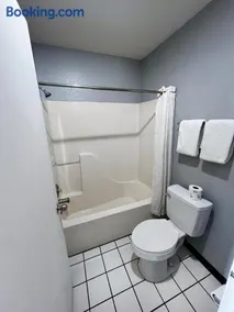 Budget Inn Motel - Image 5