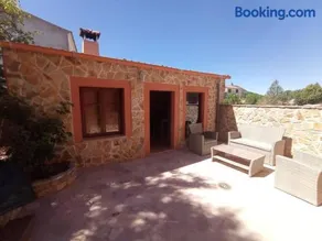 Agradable casa antigua reformada con patio - Image 4